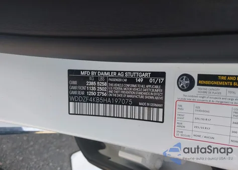 2017 Mercedes-Benz E 300 4Matic z USA, uszkodzony, nr VIN WDDZF4KB5HA197075